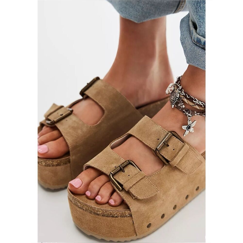 Free People Intentionally Rule Breaker Flatform Sandals in Suede Taupe Size 40